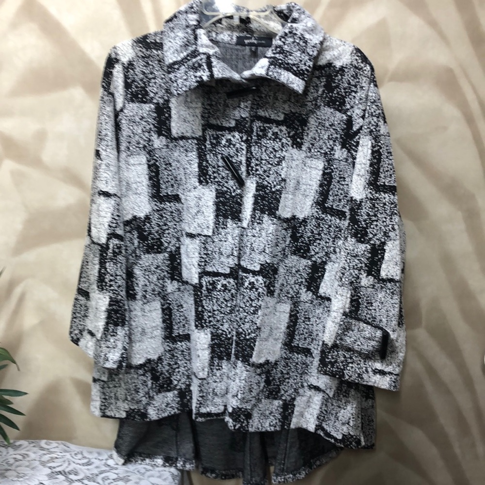 Yushi‎ Jacket